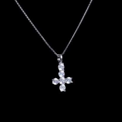 18K WHITE GOLD MICRO ST PETER'S CROSS